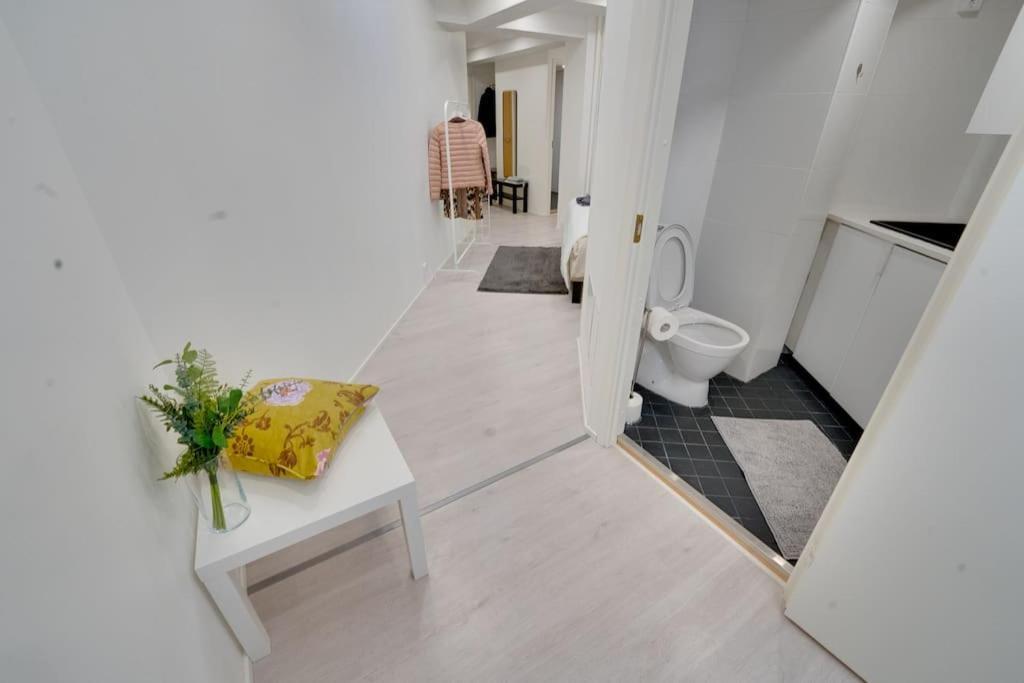 Best Location In Tampere! Modern City Apartment, 2Rooms, Kitchen And Balcony Exteriör bild
