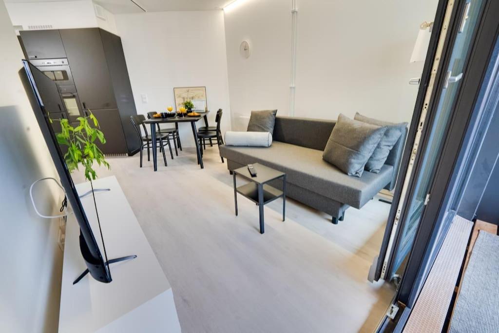 Best Location In Tampere! Modern City Apartment, 2Rooms, Kitchen And Balcony Exteriör bild