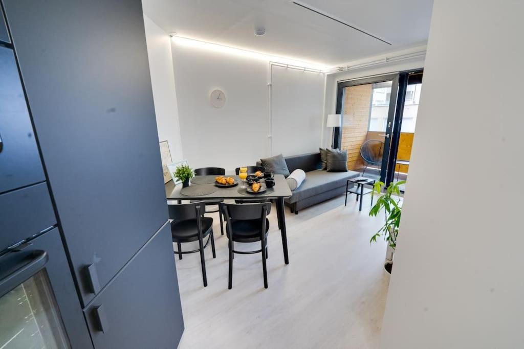 Best Location In Tampere! Modern City Apartment, 2Rooms, Kitchen And Balcony Exteriör bild