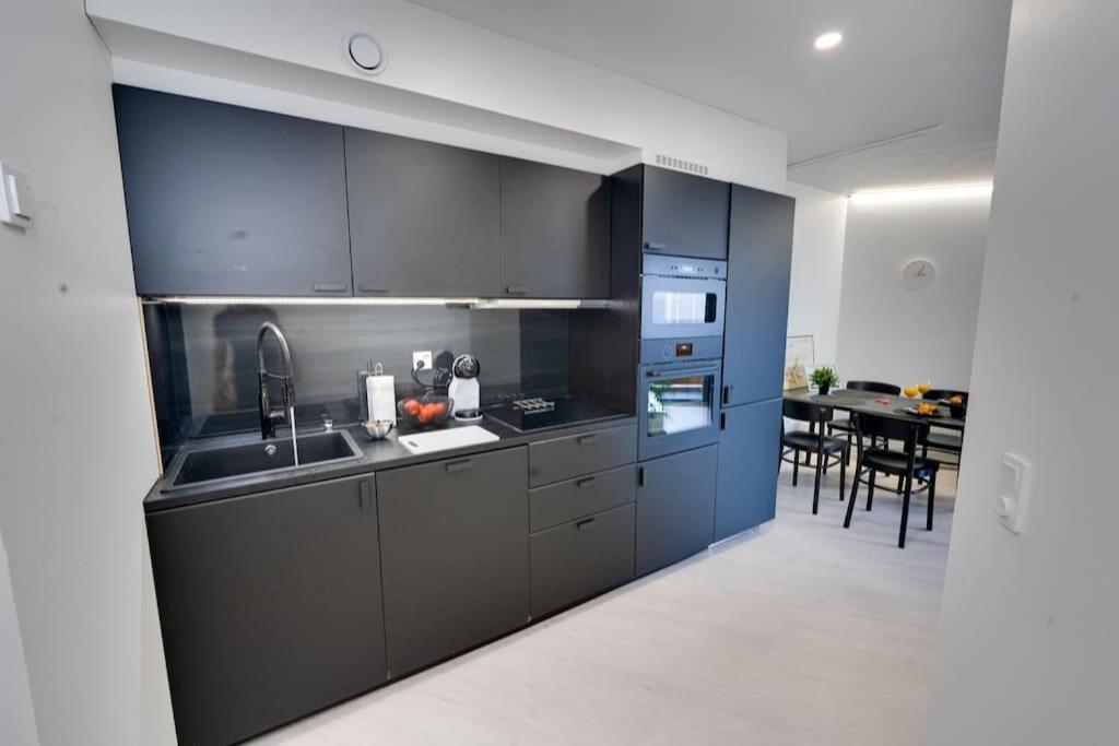 Best Location In Tampere! Modern City Apartment, 2Rooms, Kitchen And Balcony Exteriör bild